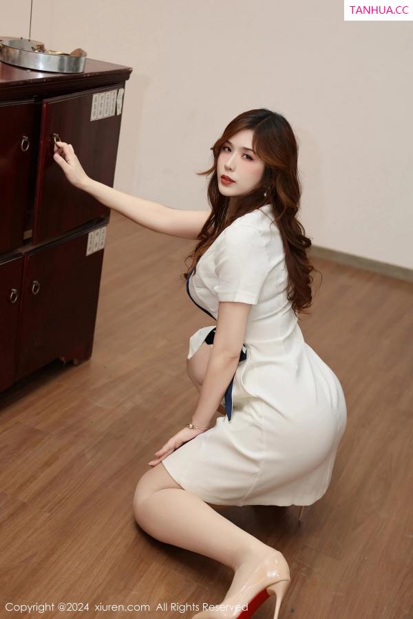 月野兔美妞 贵贵Isabelle [XiuRen]高清写真图 2024.02.18 No.8101 月野兔美妞 丝袜美腿第14张图片